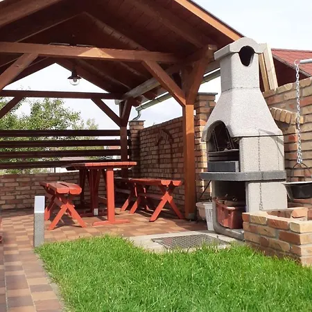 Apartment Csaladi Apartman Balatonkereszturon