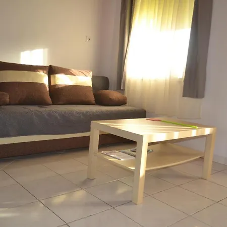 Csaladi Apartman Balatonkereszturon Balatonkeresztúr