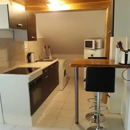 Csaladi Apartman Balatonkereszturon * Balatonkeresztur