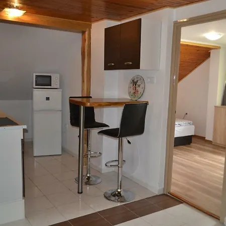 Csaladi Apartman Balatonkereszturon